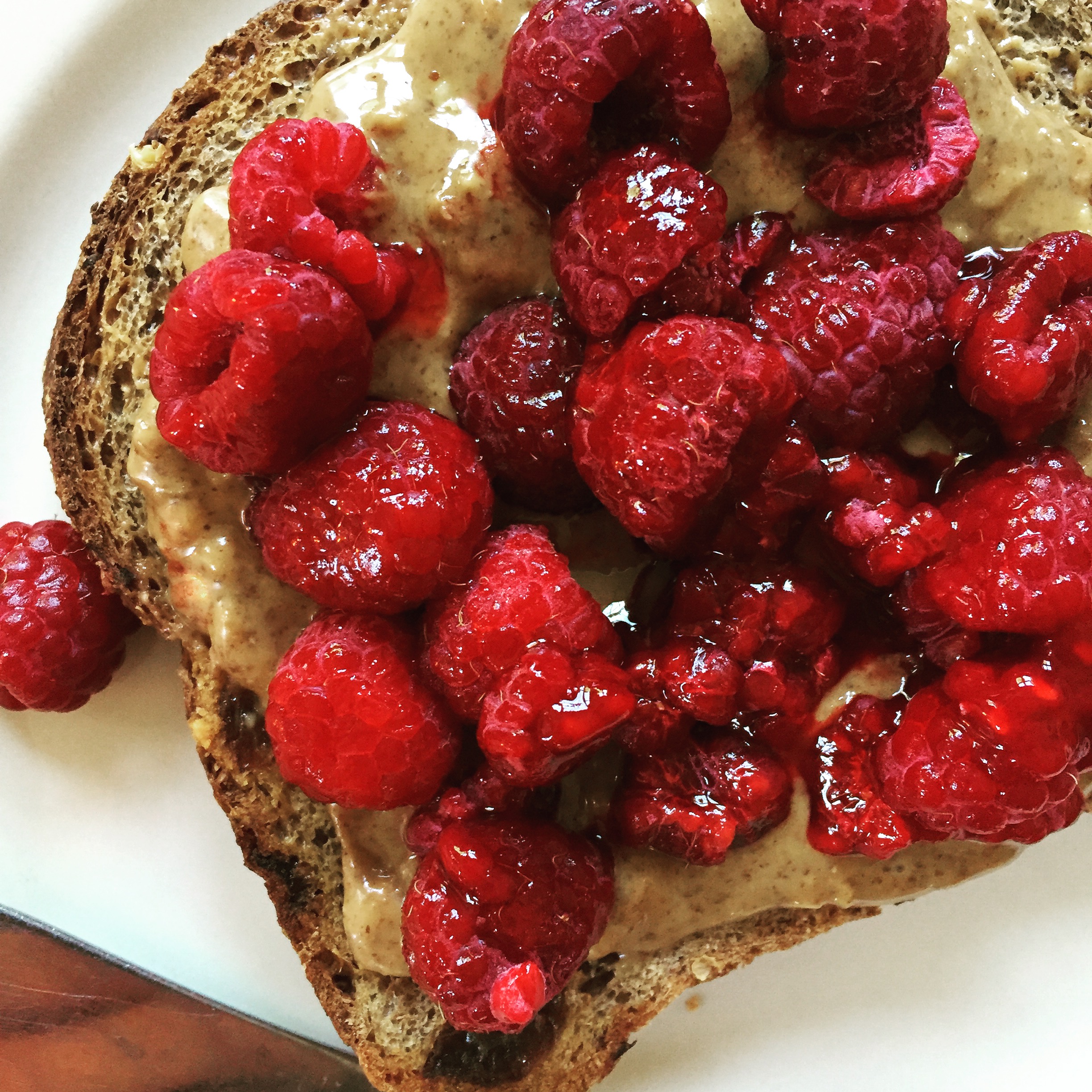 Want to see what I ate for breakfast? (+ a berry good recipe)