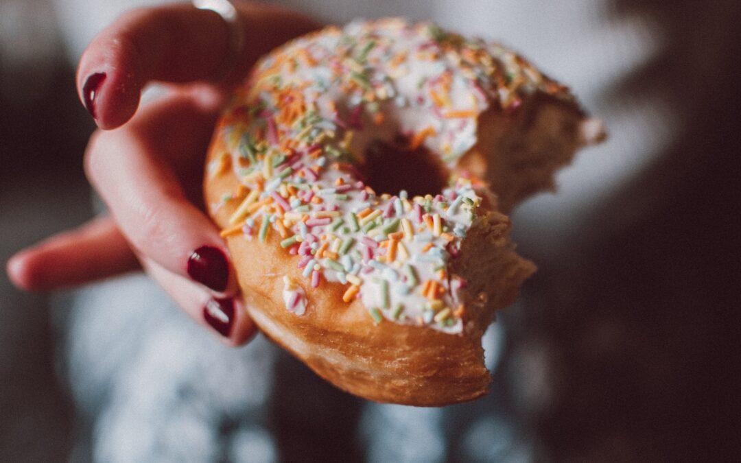 Stop stress eating with these 3 tips (+ stress busting foods)